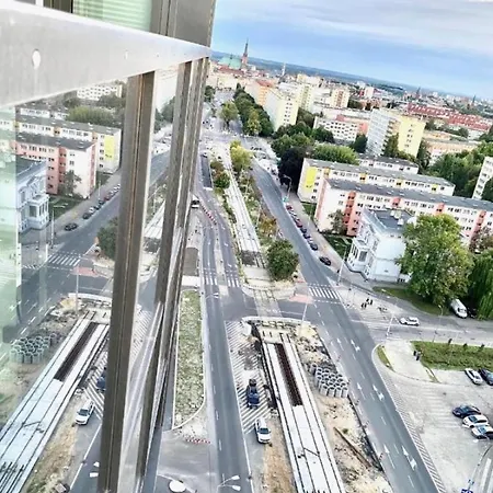 Hanza Tower Downtown 22 Pool & Appartement