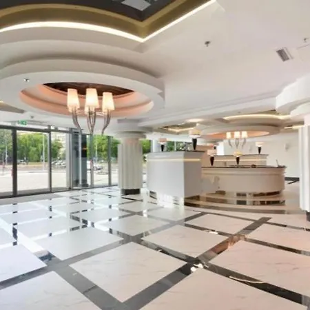 Hanza Tower Downtown 22 Pool & Appartement
