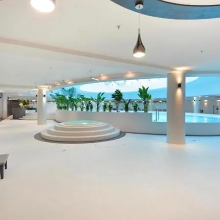 Appartement Hanza Tower Downtown 22 Pool &